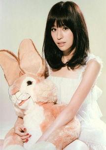 王心凌现在的照片,王心凌惊艳蜕变，时光荏苒美颜依旧